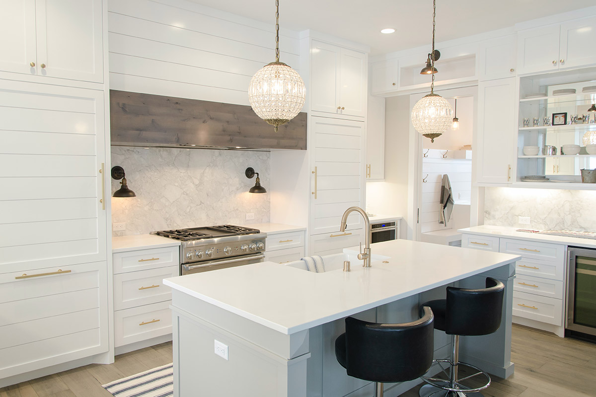 Photo of a luxury kitchen in Northbridge Sydney installed by Renovation company Renovahouse